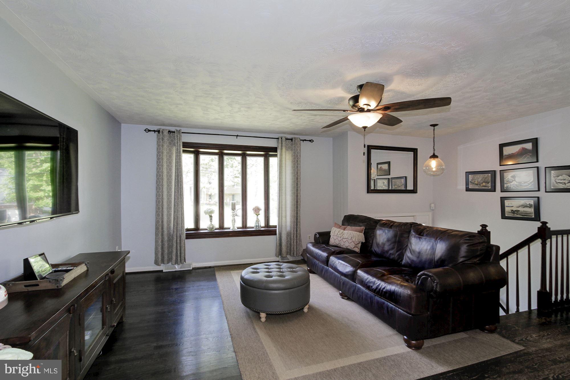 7873 Poplar Grove Road Severn, MD 21144 - Photo 4 of 27 BRIGHT & SPACIOUS FAMILY ROOM!
