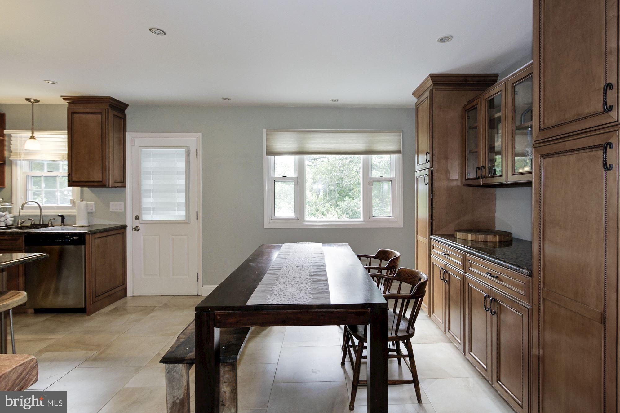 7873 Poplar Grove Road Severn, MD 21144 - Photo 10 of 27 SPACIOUS DINING AREA WITH BUILT-INS!