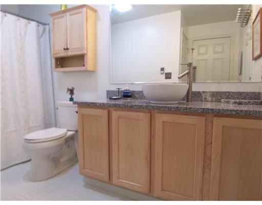 29 East Beach Road, Unit 37 Casco, ME 04015 - Photo 16 of 25 Bathroom.