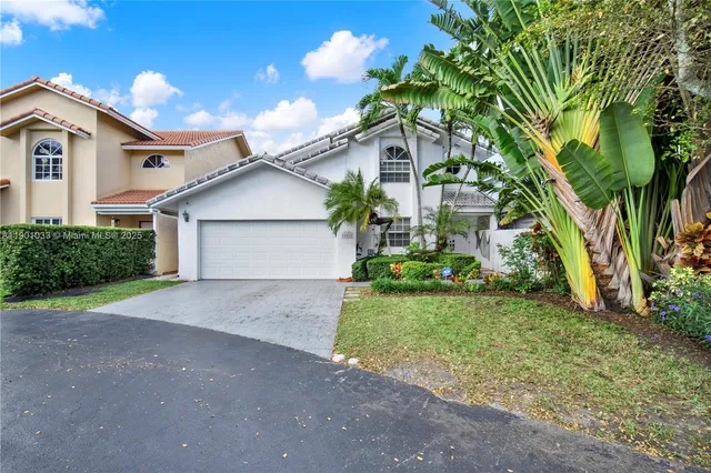 $775,000 | 10825 Southwest 91st Lane, Miami, FL 33176