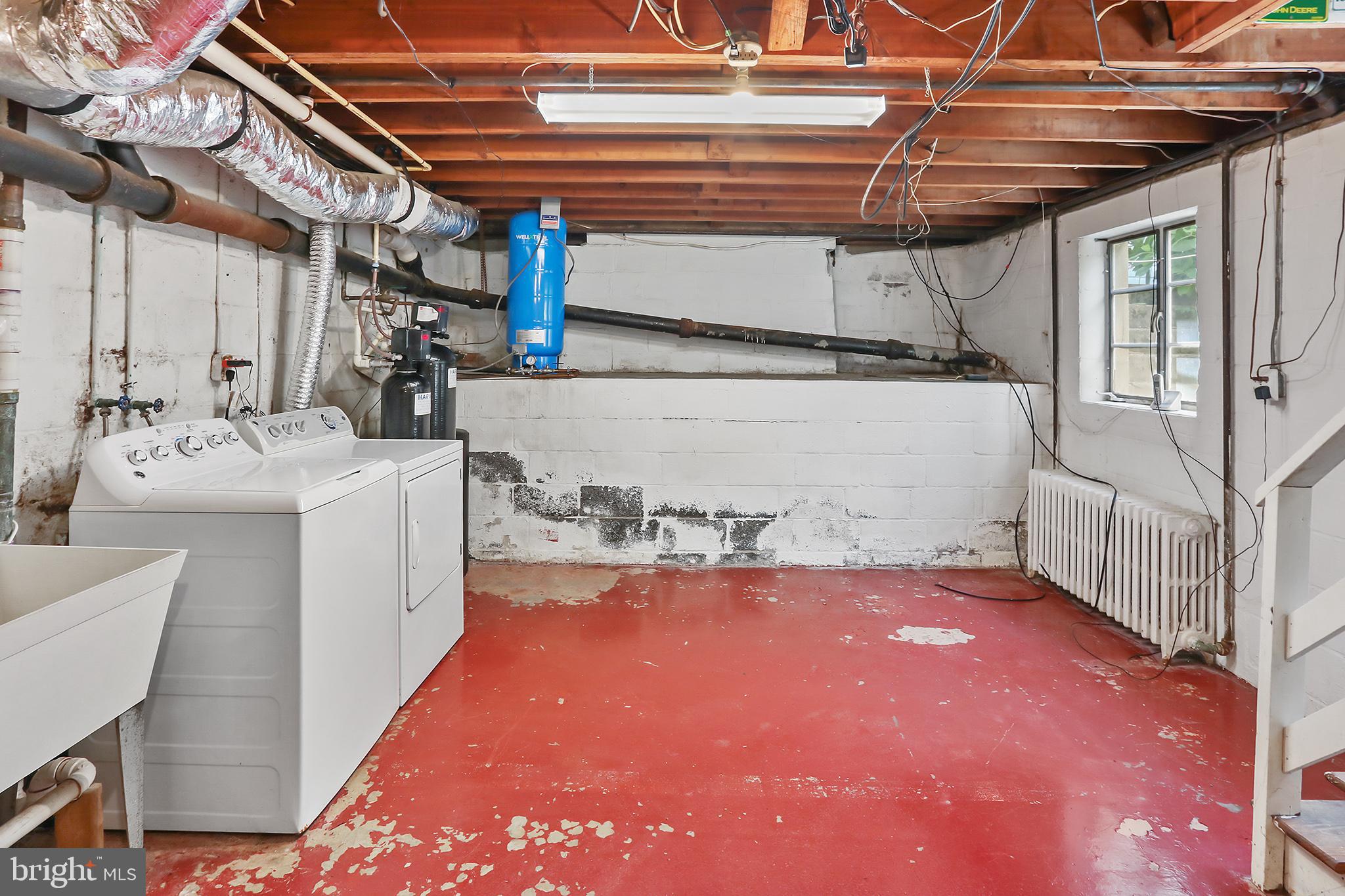 17796 Harmony Church Road Hamilton, VA 20158 - Photo 49 of 77 Laundry and water treatment