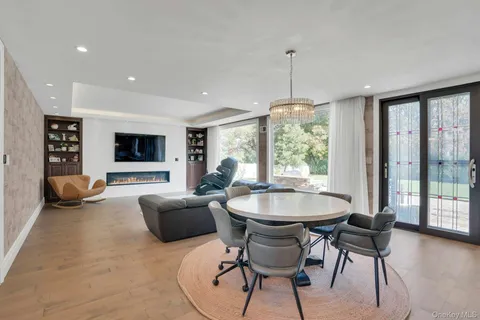 $2,850,000 | 108 Fig Drive, Dix Hills, NY 11746