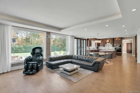 $2,850,000 | 108 Fig Drive, Dix Hills, NY 11746