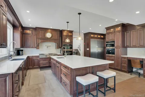 $2,850,000 | 108 Fig Drive, Dix Hills, NY 11746