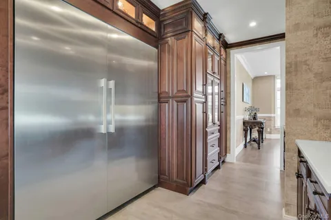 $2,850,000 | 108 Fig Drive, Dix Hills, NY 11746