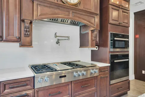 $2,850,000 | 108 Fig Drive, Dix Hills, NY 11746