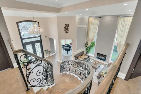 $2,850,000 | 108 Fig Drive, Dix Hills, NY 11746