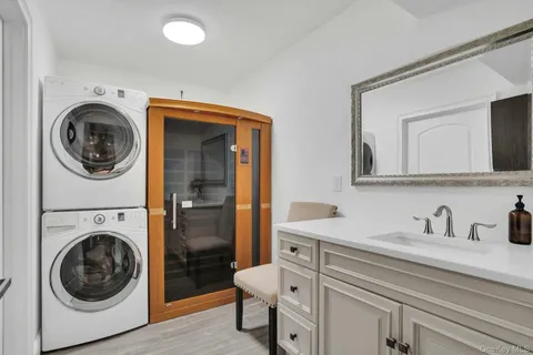 $2,850,000 | 108 Fig Drive, Dix Hills, NY 11746