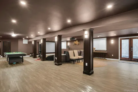 $2,850,000 | 108 Fig Drive, Dix Hills, NY 11746