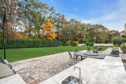 $2,850,000 | 108 Fig Drive, Dix Hills, NY 11746