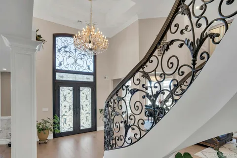 $2,850,000 | 108 Fig Drive, Dix Hills, NY 11746