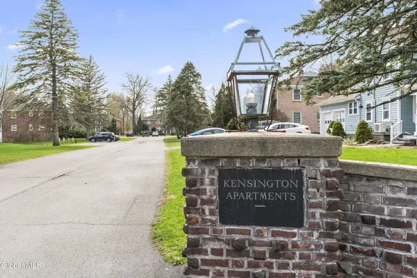 $212,000 | 7 Regina Court, Unit 4, Bethlehem, NY 12054
