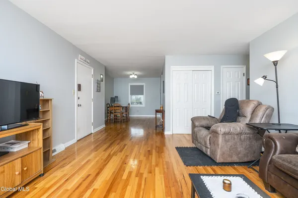$212,000 | 7 Regina Court, Unit 4, Bethlehem, NY 12054