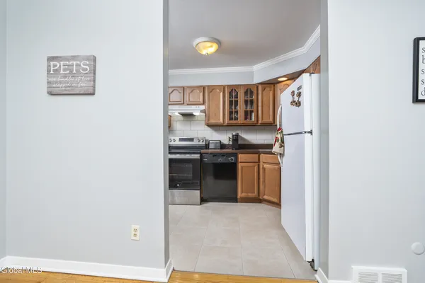 $212,000 | 7 Regina Court, Unit 4, Bethlehem, NY 12054