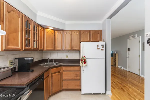 $212,000 | 7 Regina Court, Unit 4, Bethlehem, NY 12054