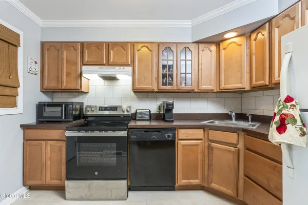$212,000 | 7 Regina Court, Unit 4, Bethlehem, NY 12054