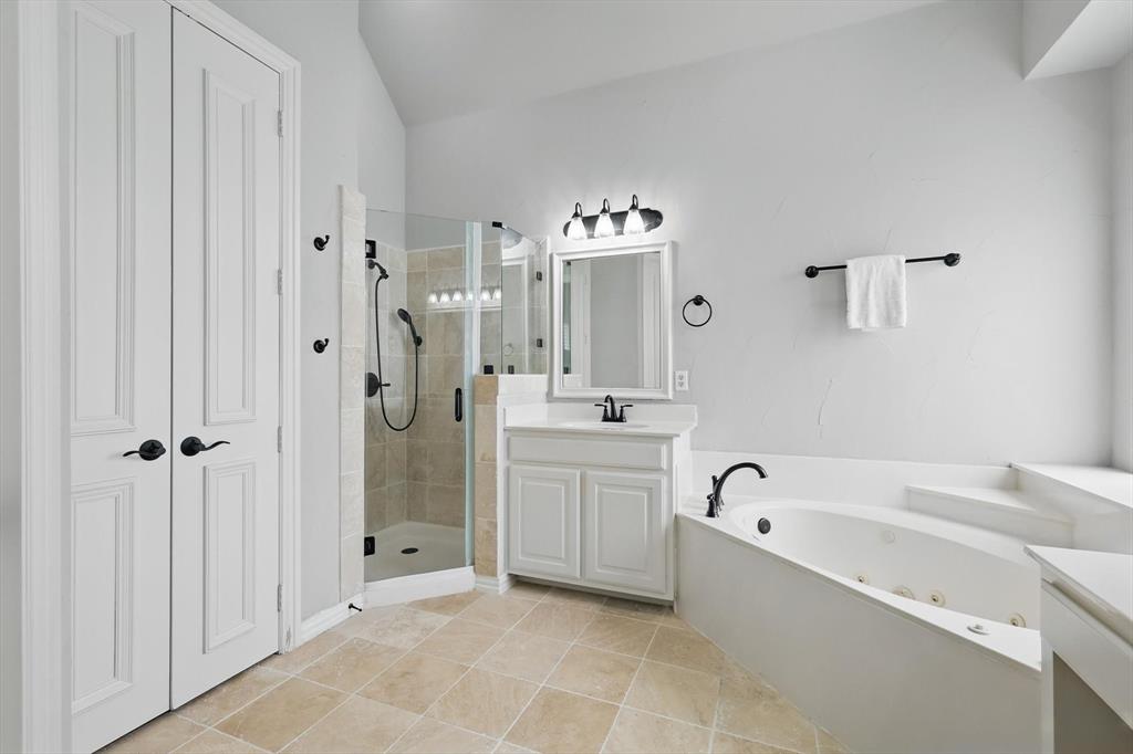 3215 Ricci Lane Irving, TX 75062 - Photo 20 of 40