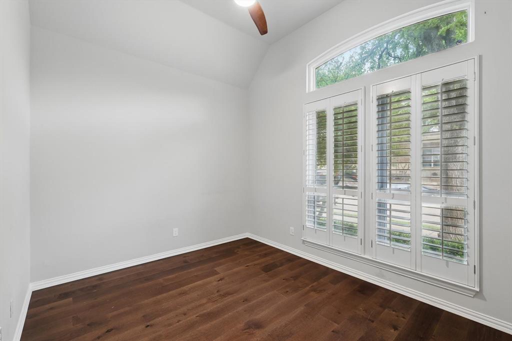 3215 Ricci Lane Irving, TX 75062 - Photo 24 of 40