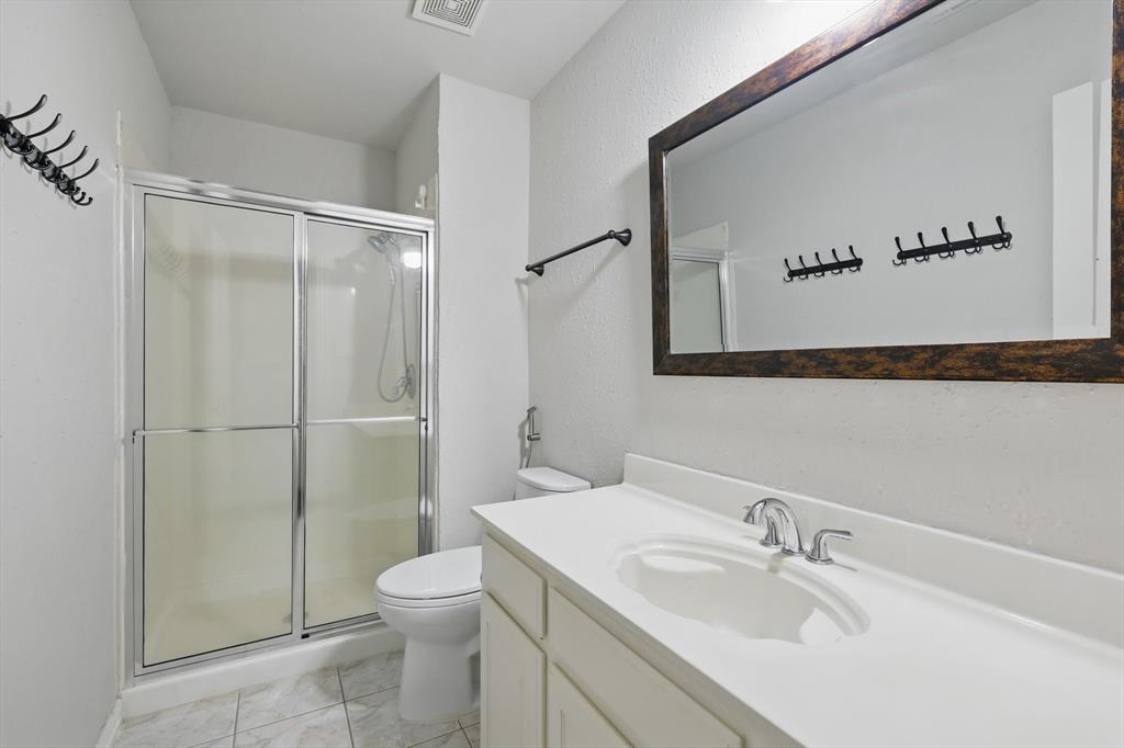 3215 Ricci Lane Irving, TX 75062 - Photo 28 of 40