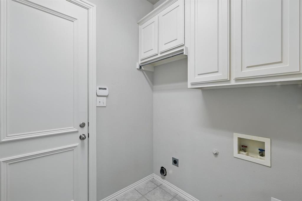 3215 Ricci Lane Irving, TX 75062 - Photo 29 of 40