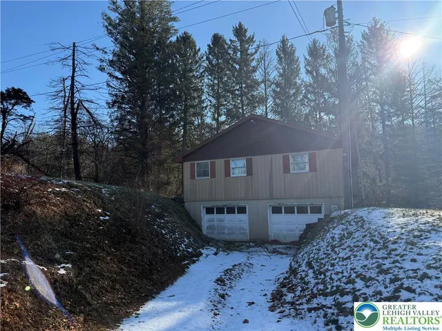 $195,900 | 530 Old Main Street, Walnutport, PA 18088