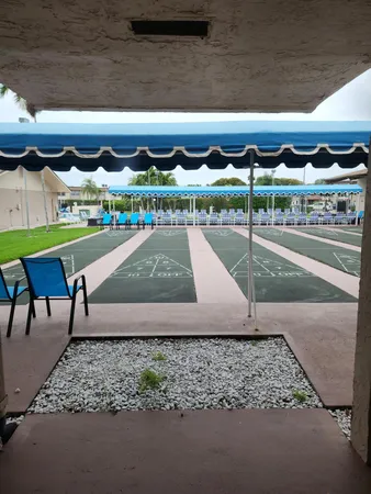 $1,400 | 711 Lori Drive, Unit 204, Palm Springs, FL 33461