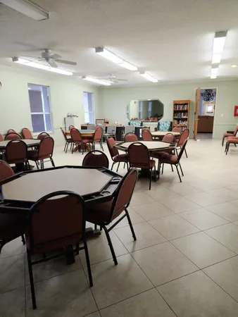 $1,400 | 711 Lori Drive, Unit 204, Palm Springs, FL 33461