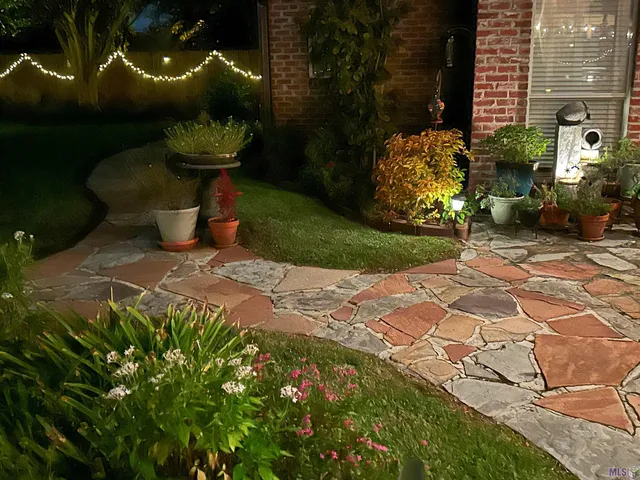 $579,700 | 10814 Ramblewood Drive, Baton Rouge, LA 70810