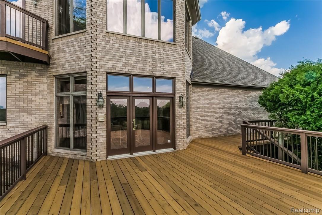 4815 Sheldon Road Rochester, MI 48306 - Photo 67 of 83 085-Deck-3129637-medium.jpg