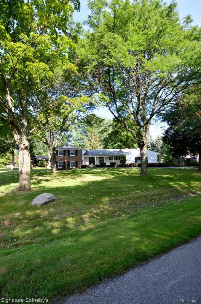 5320 Echo Road Bloomfield Hills, MI 48302 - Photo 35 of 71 front tall5.jpg