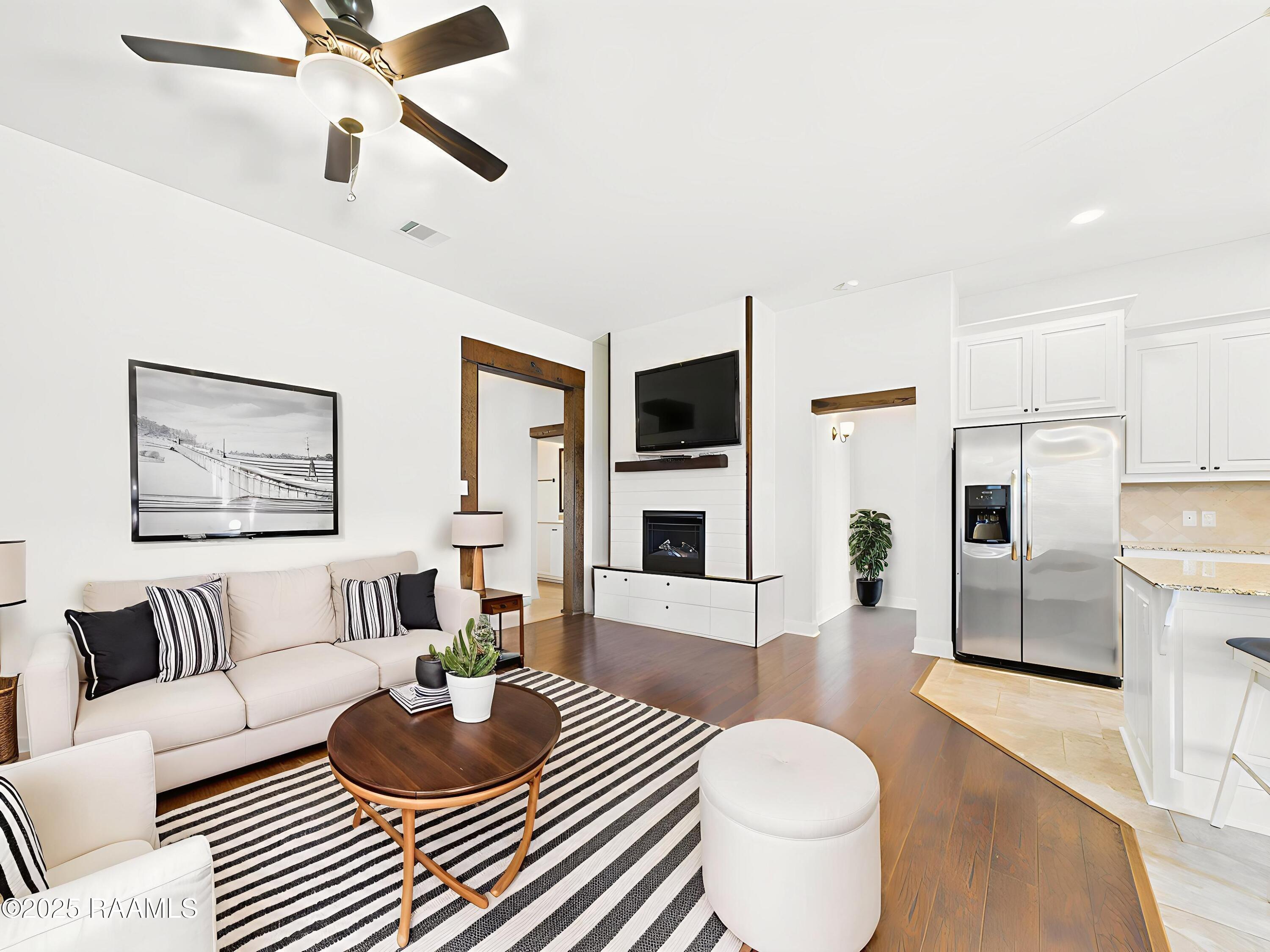 204 Whispering Meadows Road Broussard, LA 70518 - Photo 6 of 24 Living Room