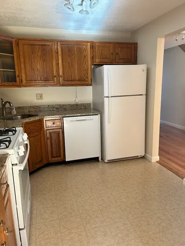 $2,200 | 182 Chapman Place, Unit 182, Leominster, MA 01453