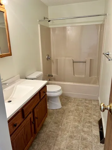 $2,200 | 182 Chapman Place, Unit 182, Leominster, MA 01453