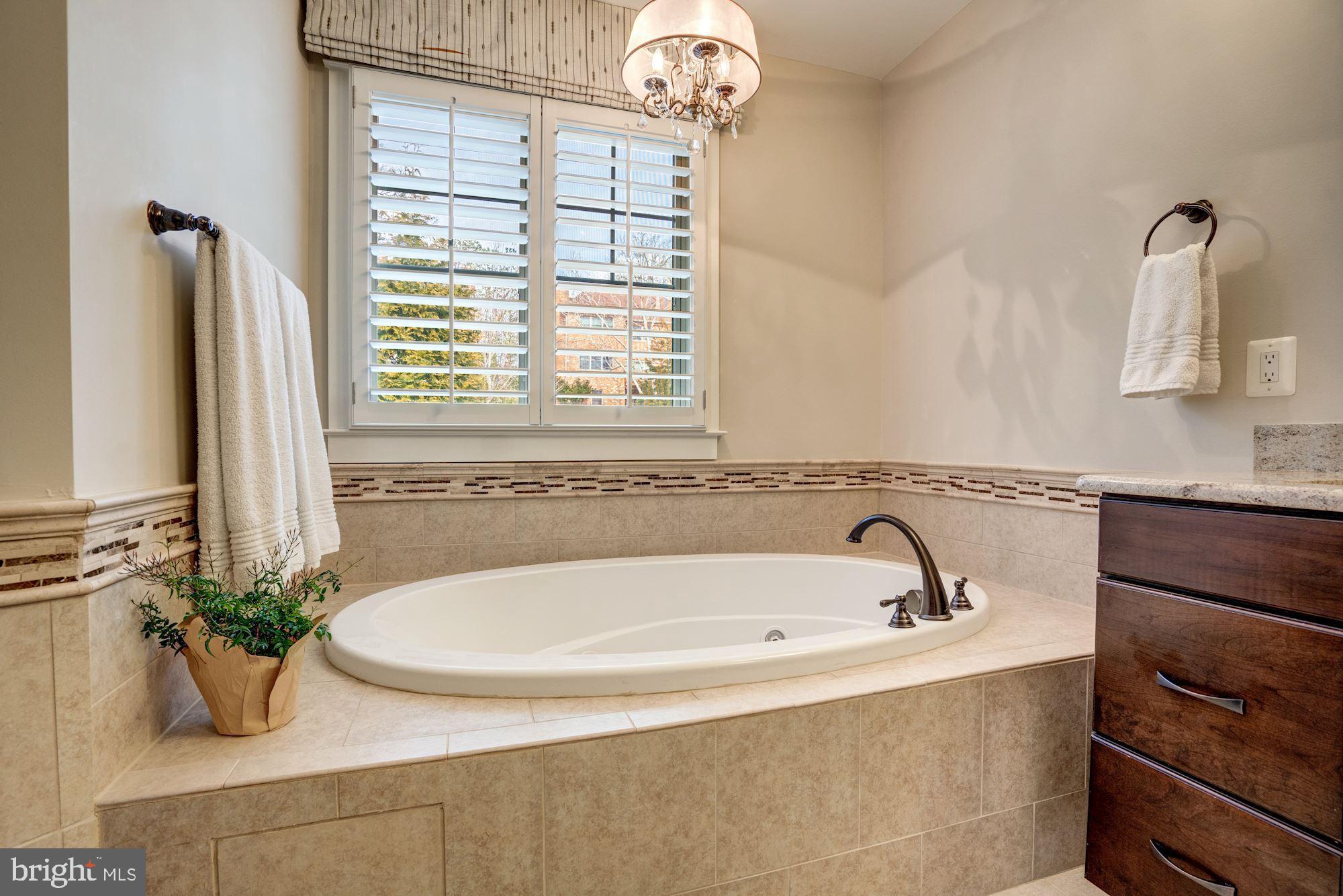 6017 Walhonding Road Bethesda, MD 20816 - Photo 27 of 46