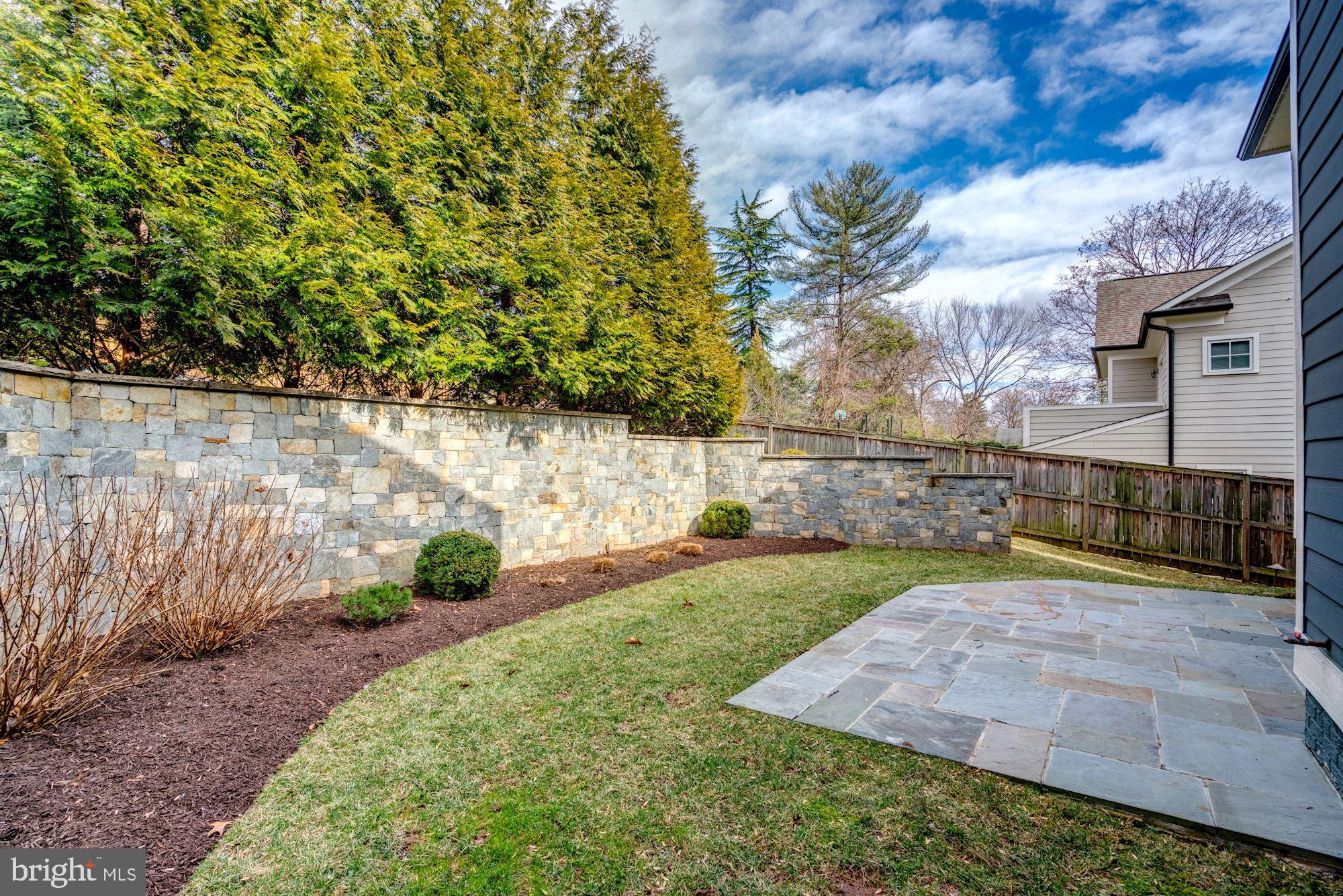 6017 Walhonding Road Bethesda, MD 20816 - Photo 4 of 46