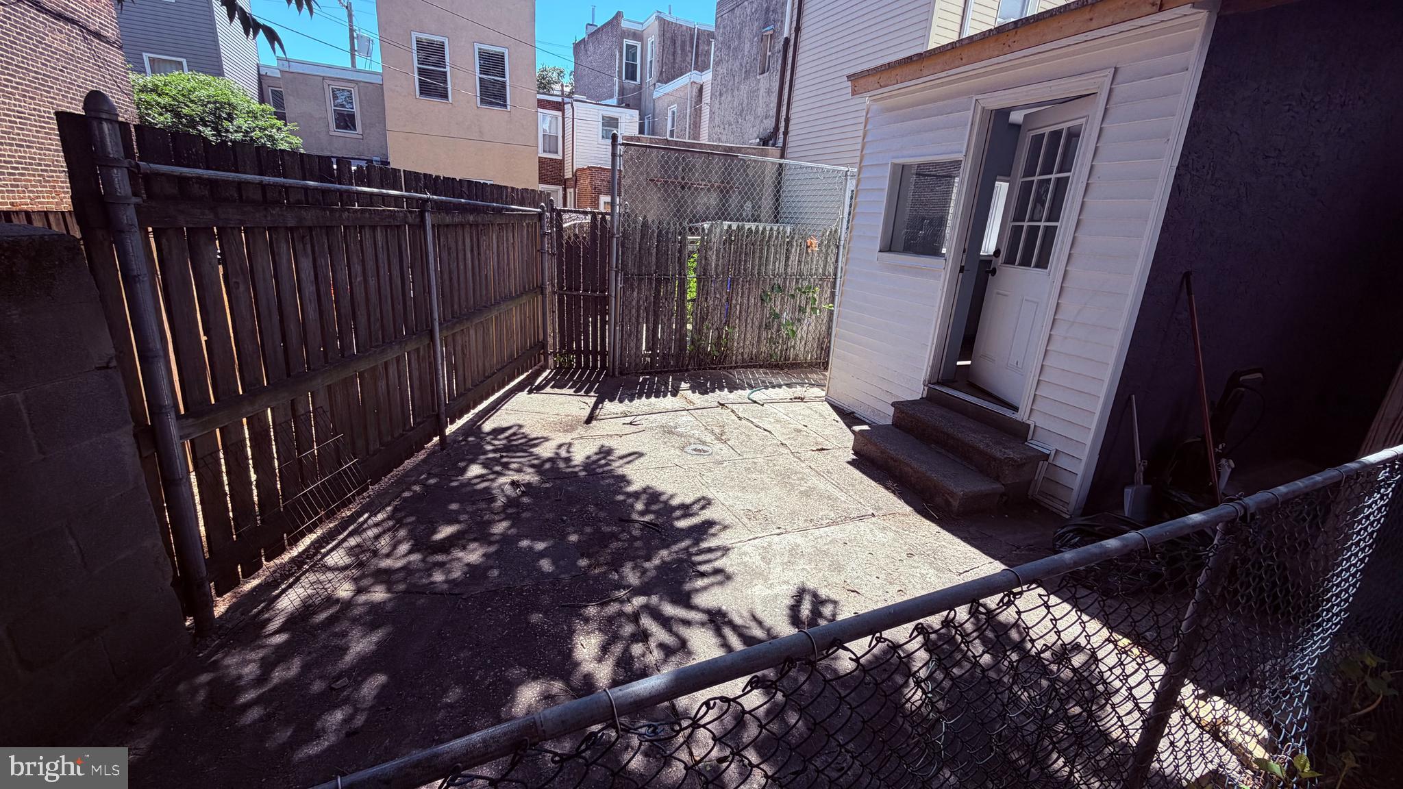 2213 East Thompson Street Philadelphia, PA 19125 - Photo 7 of 28