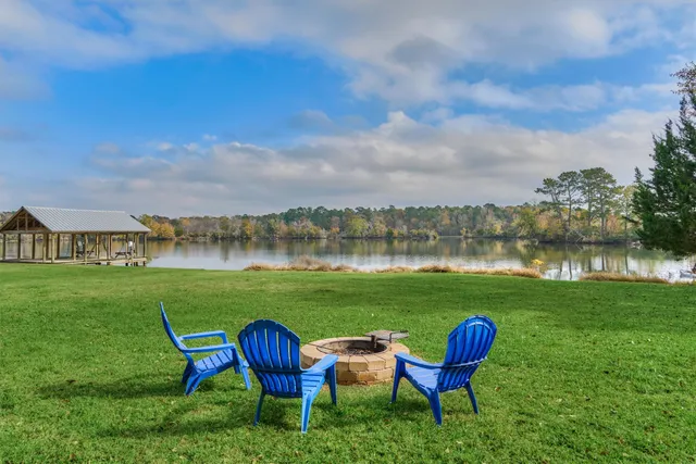 $950,000 | 15012 Lake Paula Drive, Willis, TX 77318