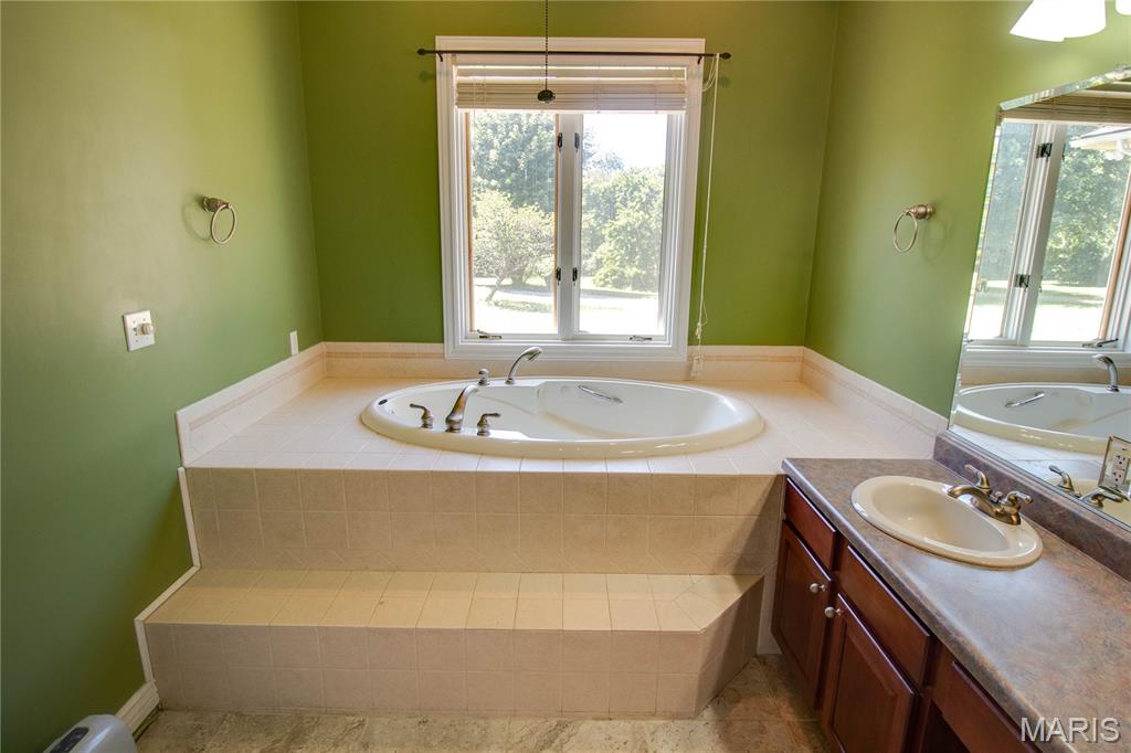 19469 Jones Road Jerseyville, IL 62052 - Photo 35 of 60