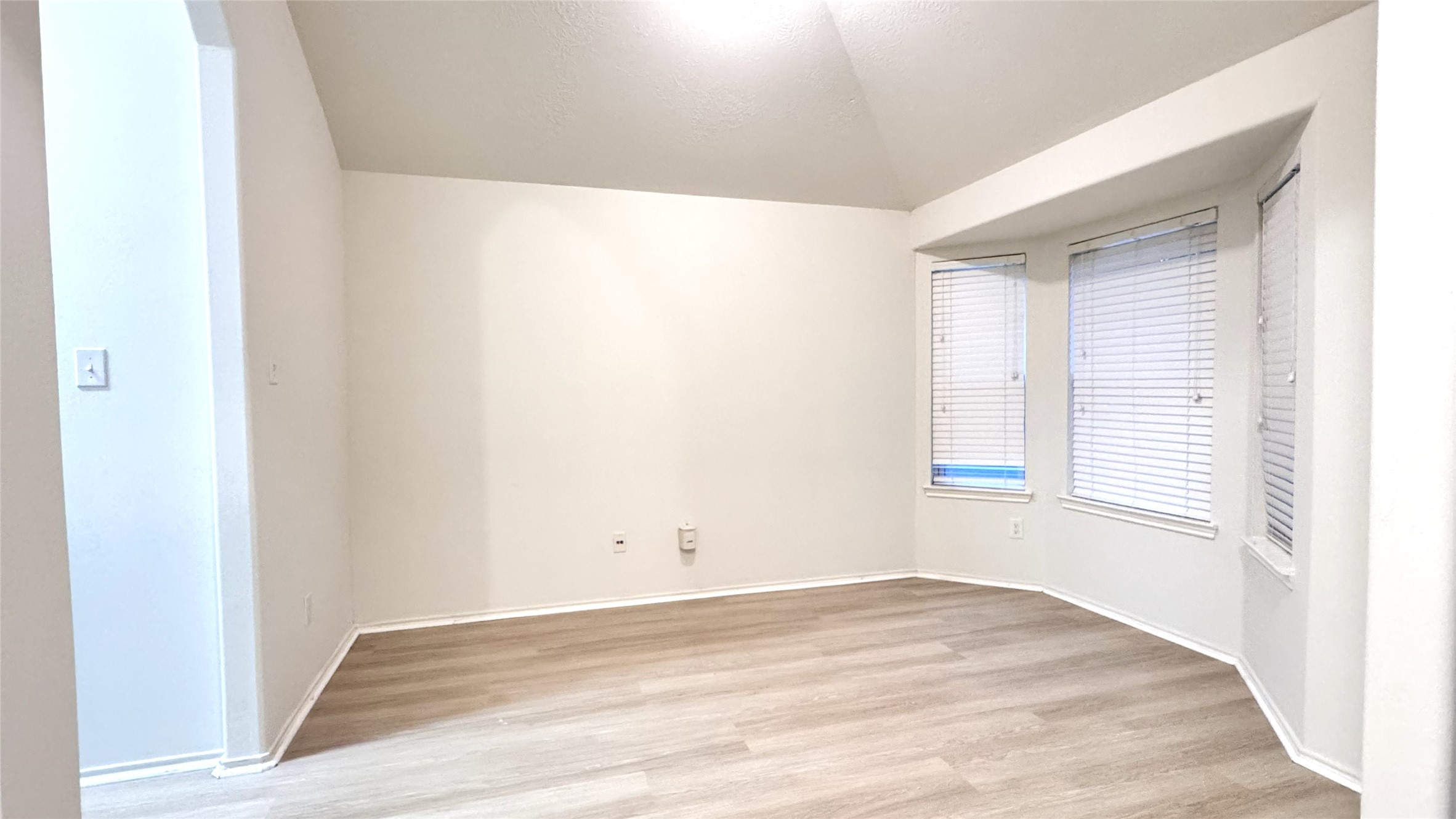 6818 Hampden Point Court Houston, TX 77040 - Photo 3 of 17
