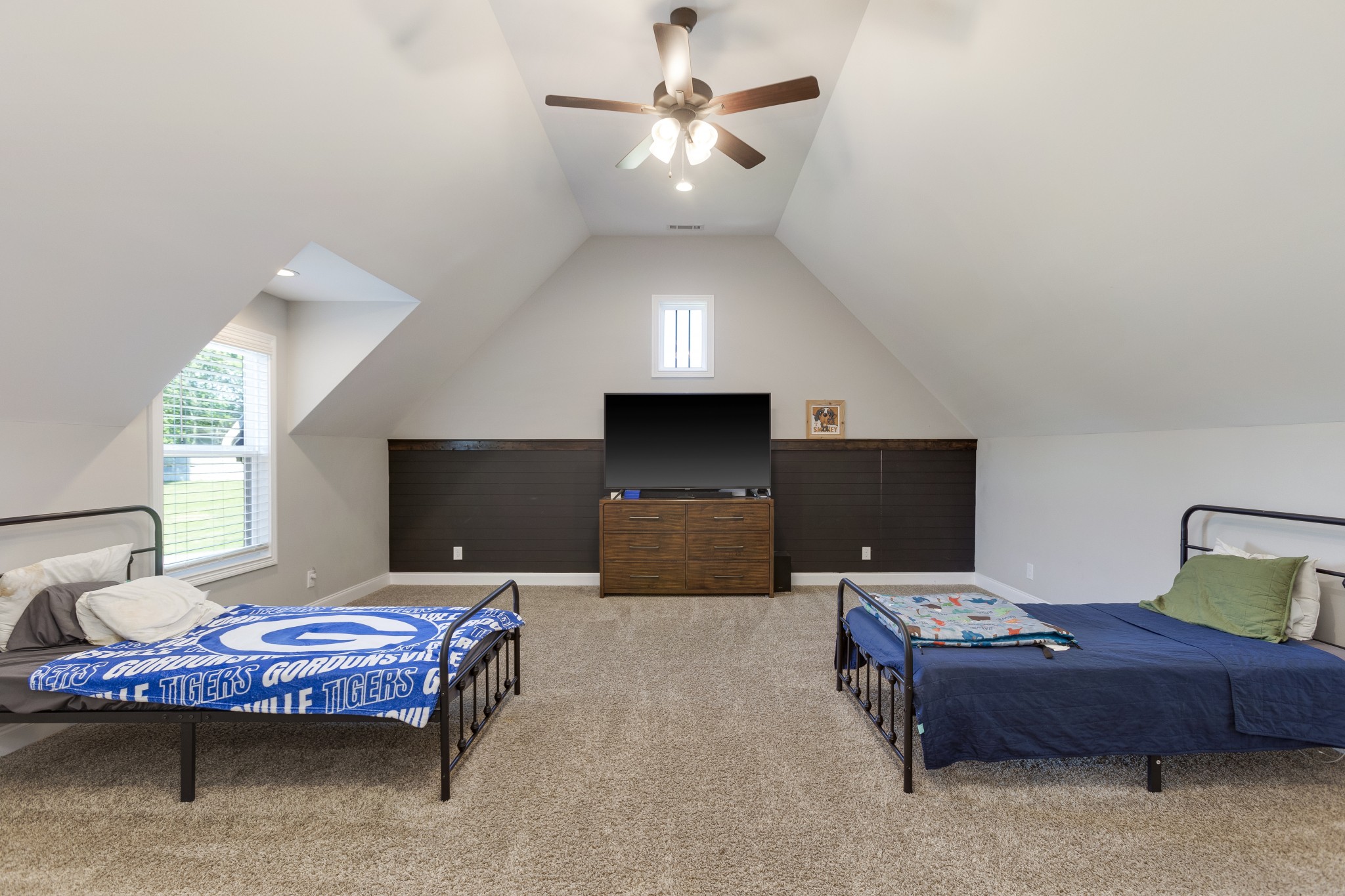 20 Shema Lane Lebanon, TN 37087 - Photo 26 of 38 a living room with furniture and a flat screen tv