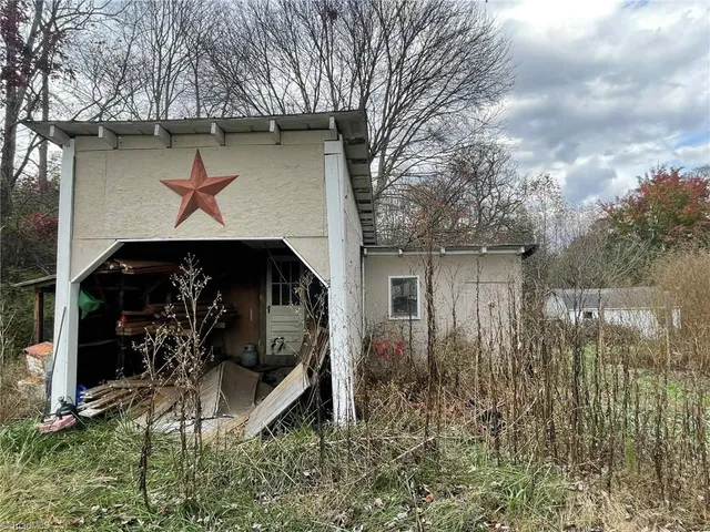 $135,000 | 165 L And L Road, Elkin, NC 28621