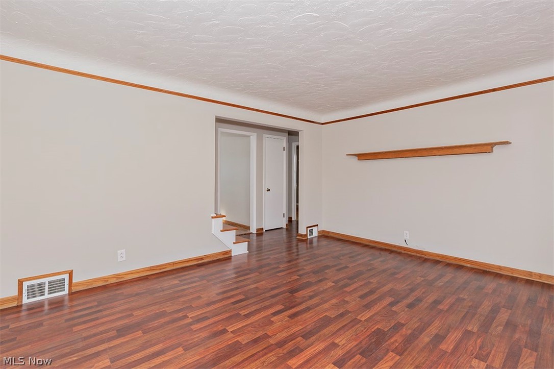 5970 Edgewood Road Cleveland, OH 44124 - Photo 5 of 34