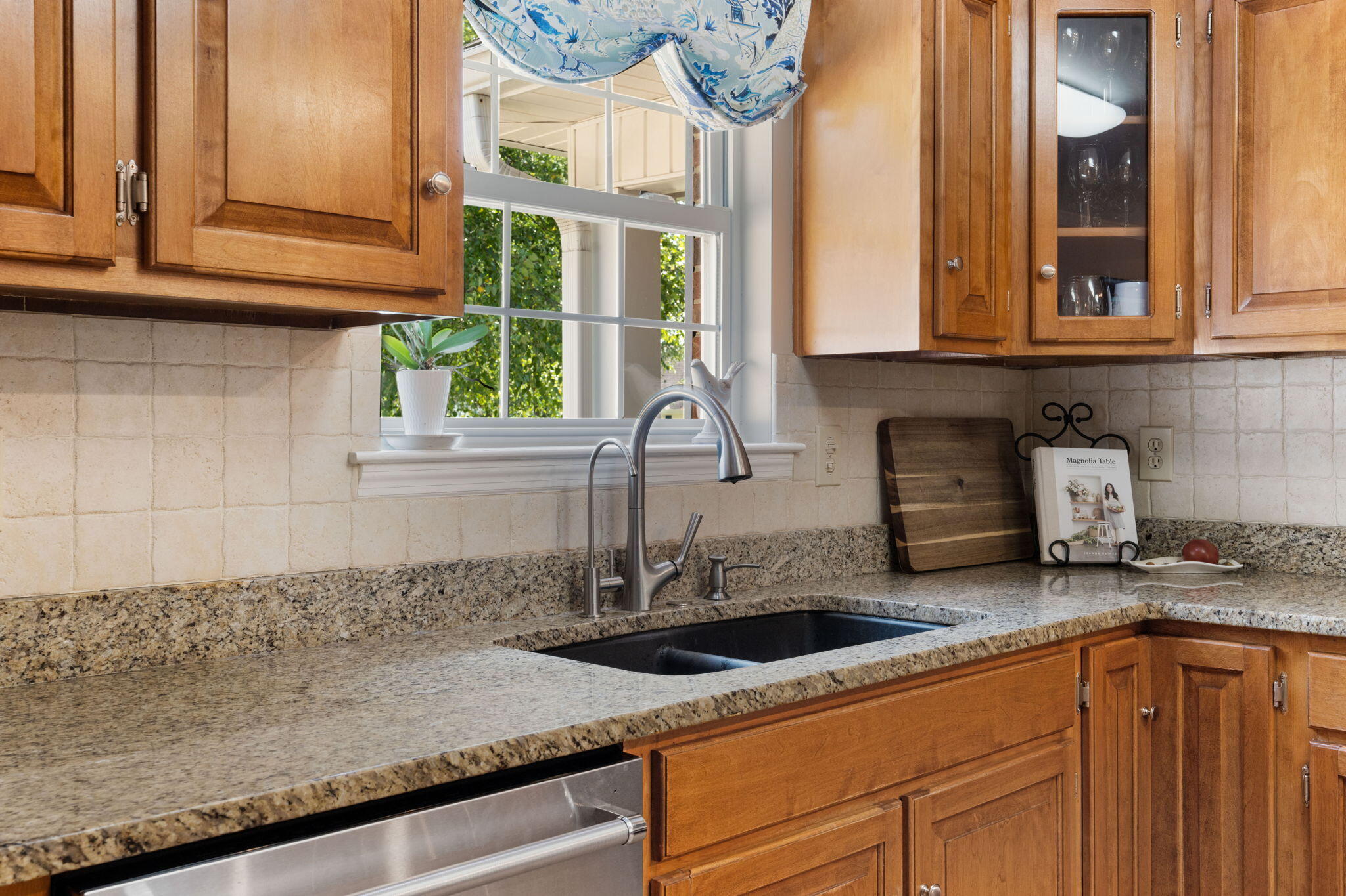 1511 Northwest Benjamin Circle Cleveland, TN 37312 - Photo 11 of 64 Kitchen