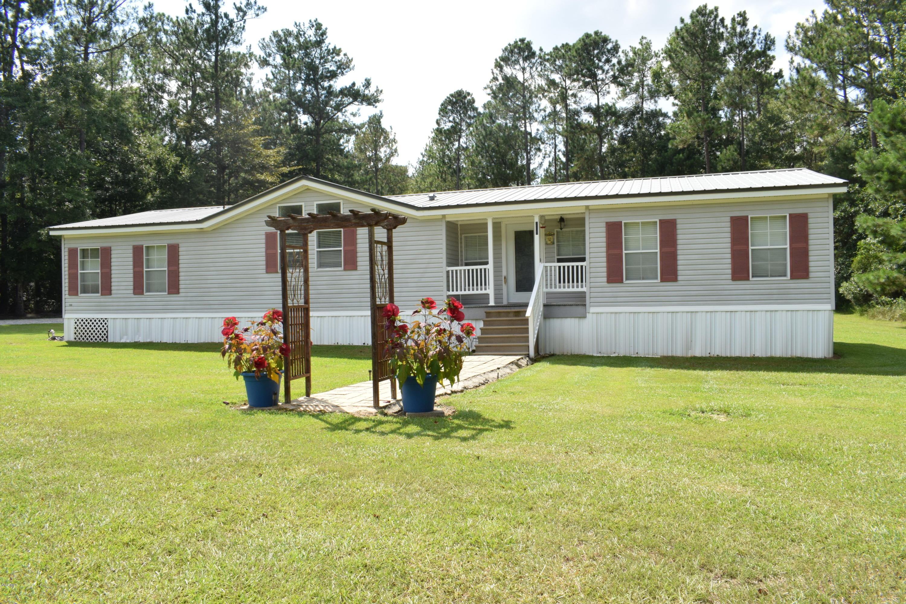 285 High School Road Leakesville, MS 39451 - Photo 1 of 34 DSC_0048