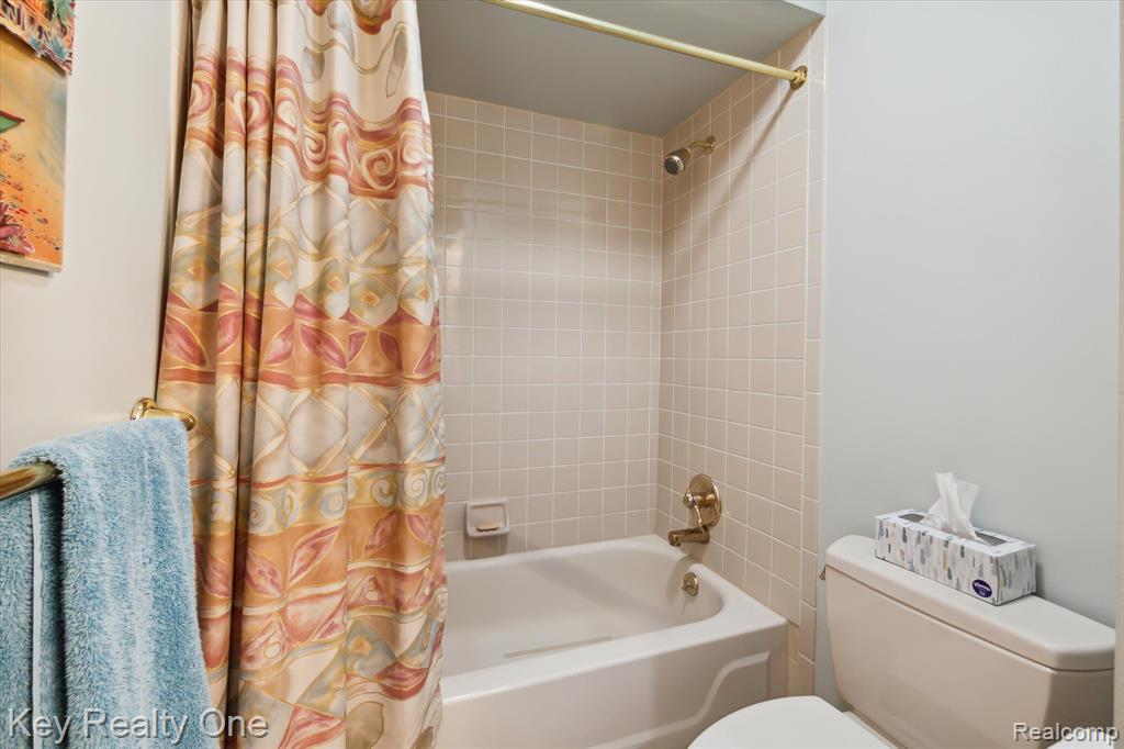 750 Eastbridge Court Rochester Hills, MI 48307 - Photo 19 of 42