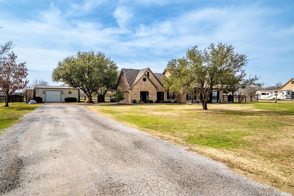 6210 Deer Run Road Sanger, TX 76266 - Photo 10 of 40 a view of a house with a outdoor space