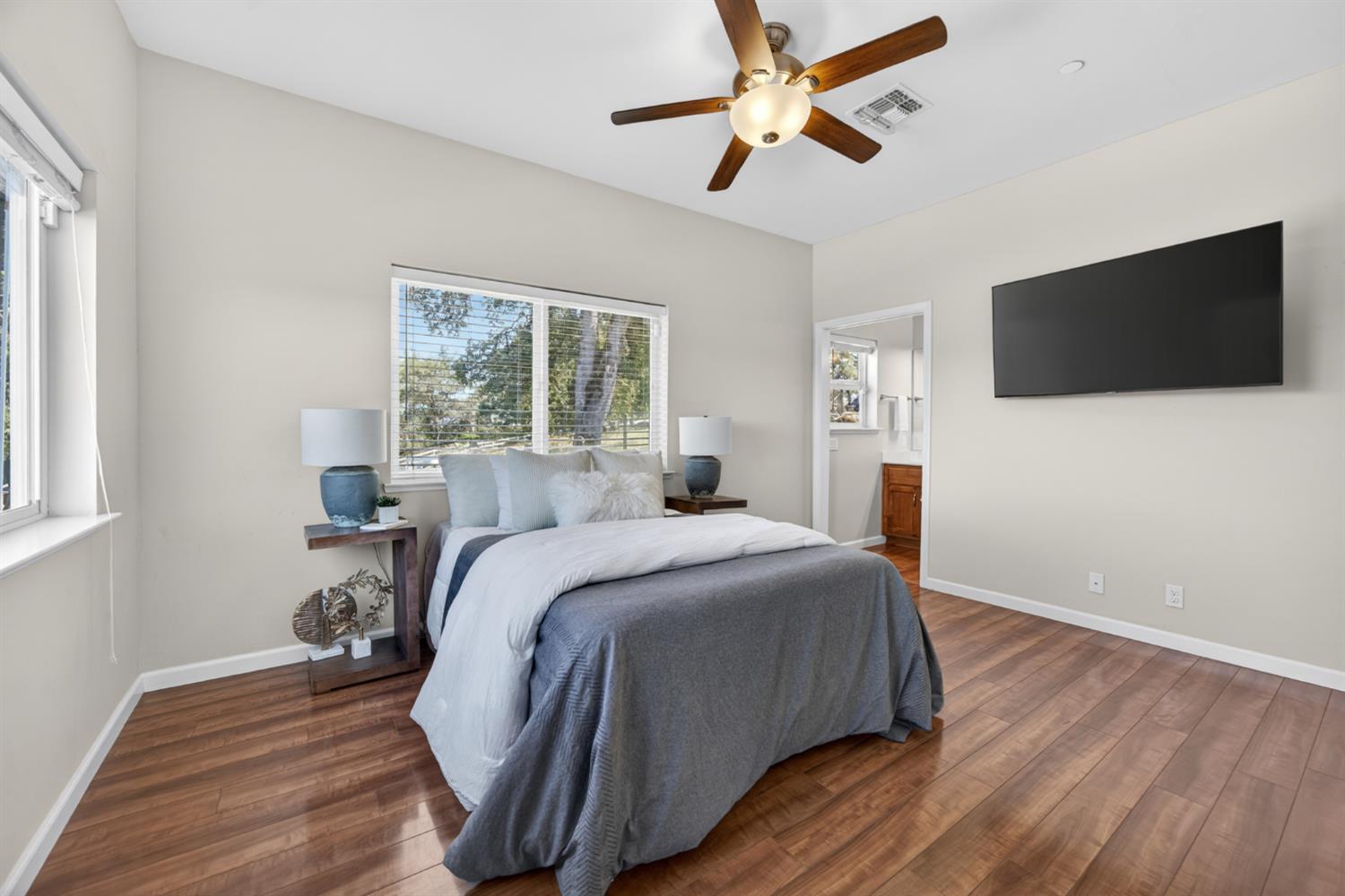 5560 Ralston Way Placerville, CA 95667 - Photo 52 of 78 Primary Suite with Bathroom