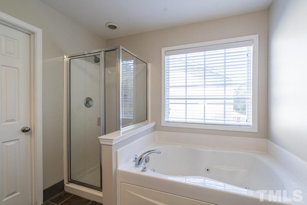 2944 Settle In Lane Raleigh, NC 27614 - Photo 18 of 30 Primary Bathroom