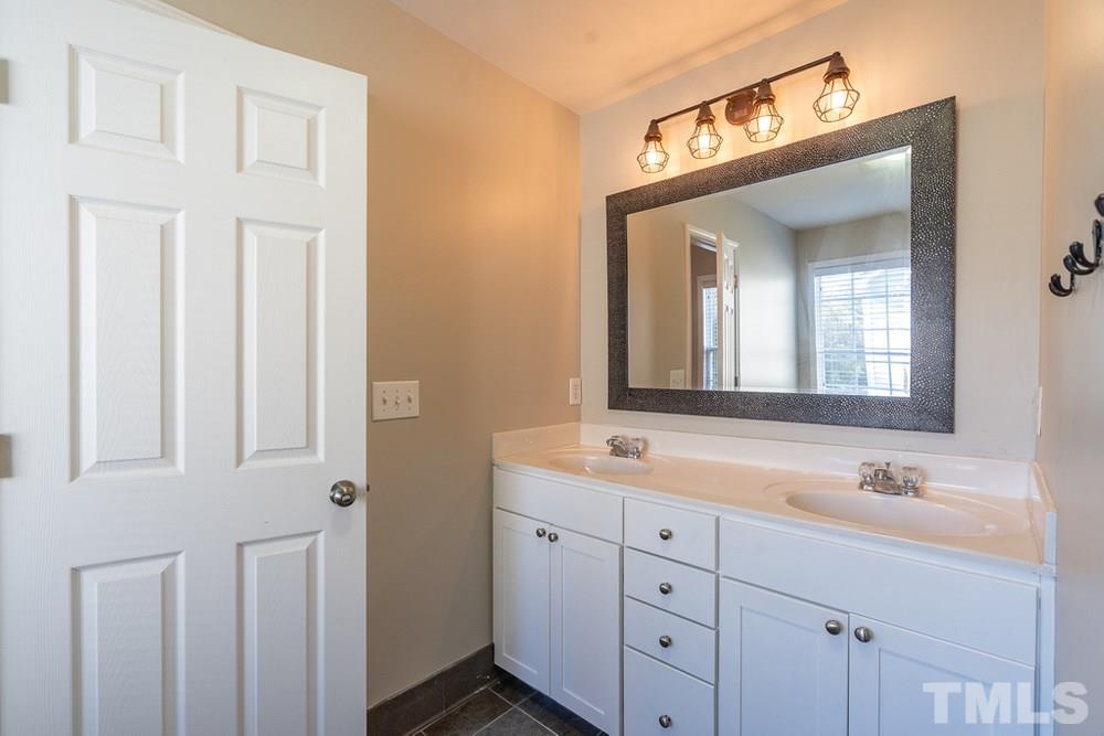 2944 Settle In Lane Raleigh, NC 27614 - Photo 19 of 30 Primary Bathroom