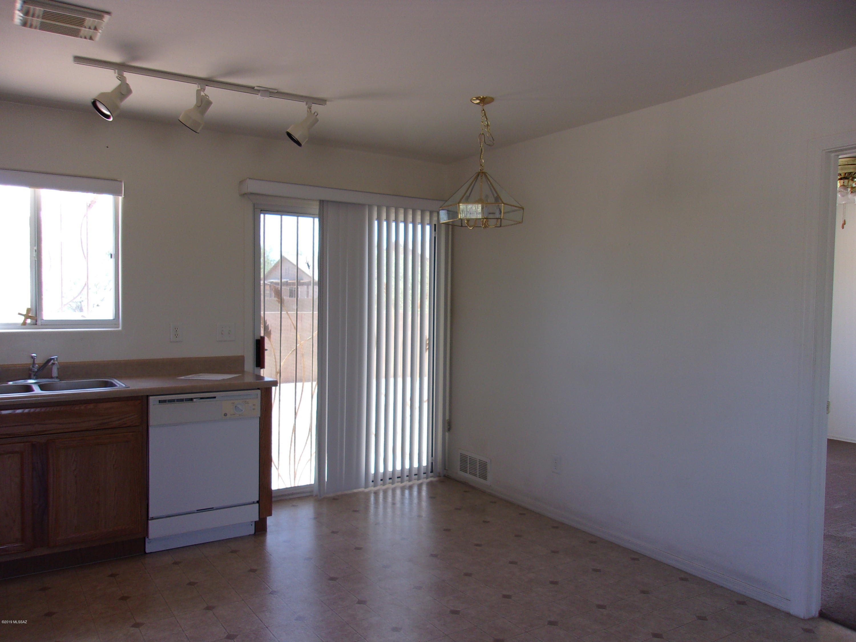 212 East Medina Road Tucson, AZ 85756 - Photo 6 of 17 Gallery Image 6